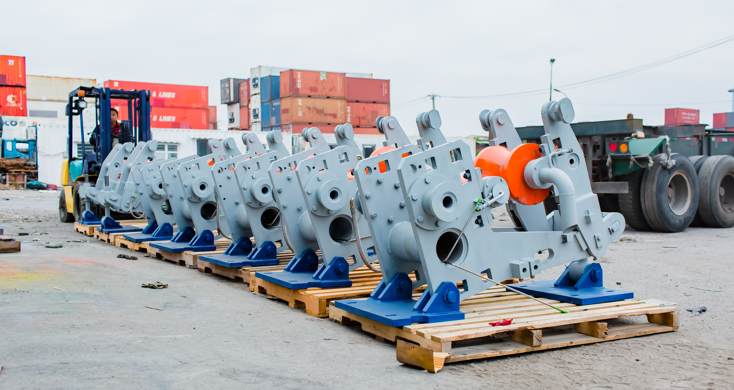Roller assembly