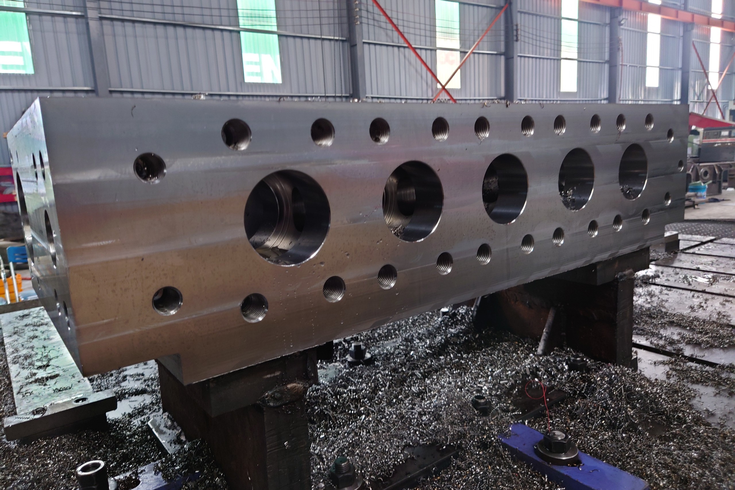 Stainless steel hydraulic manifold