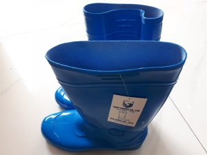 Chemical resistant boots