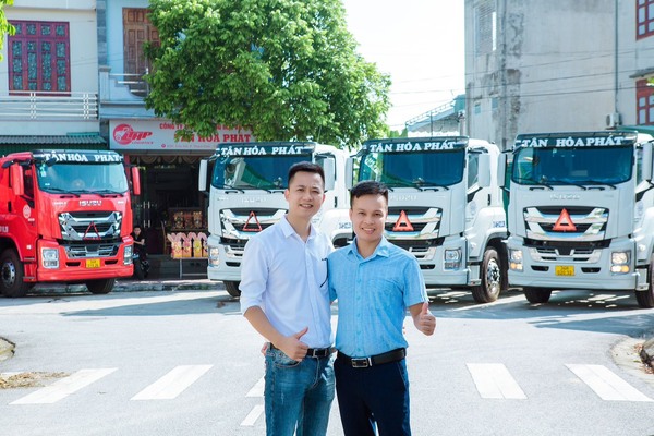 Road container transport service