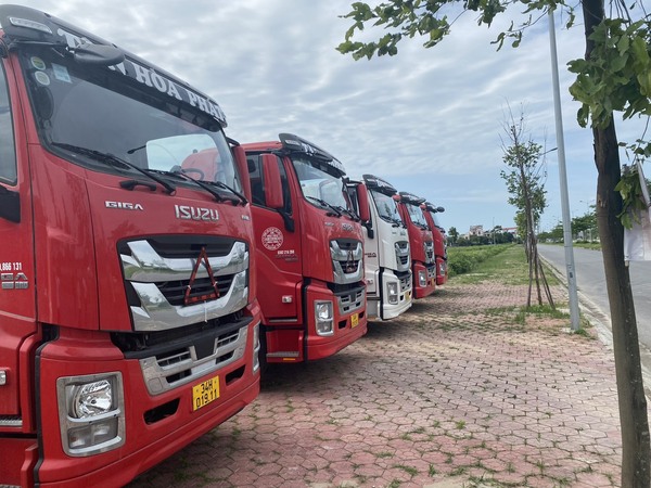Road container transport service