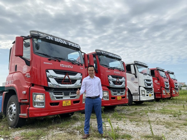 Road container transport service