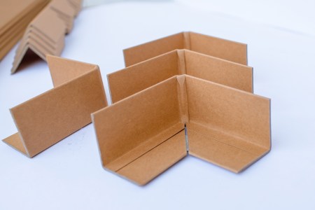 Cardboard edge protector