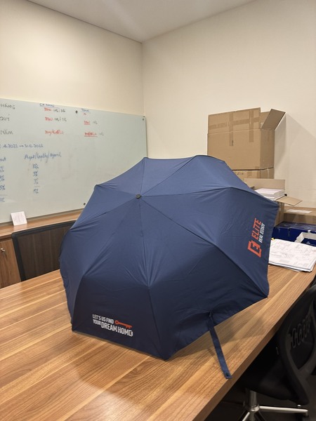 Auto-open/close 3 fold umbrella
