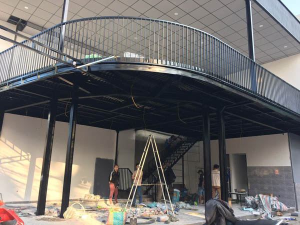 Tri Hang restaurant construction