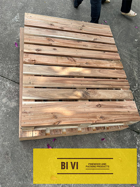 Wooden pallet