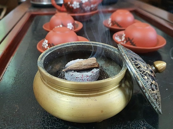 Activated agarwood charcoal