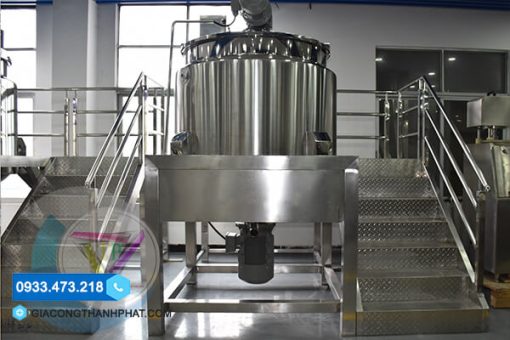 Stainless steel chemical storage tank