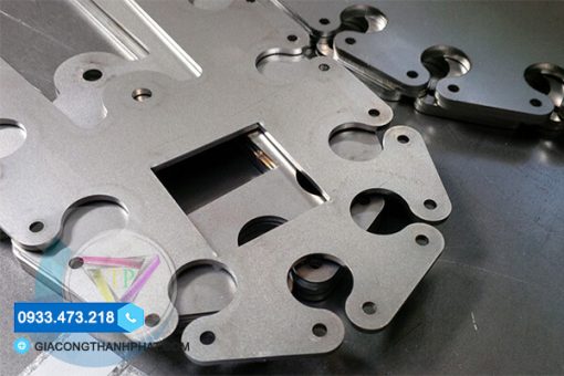 Aluminum laser cutting workshop