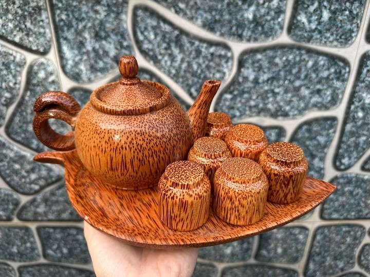 Coconut wood tea set