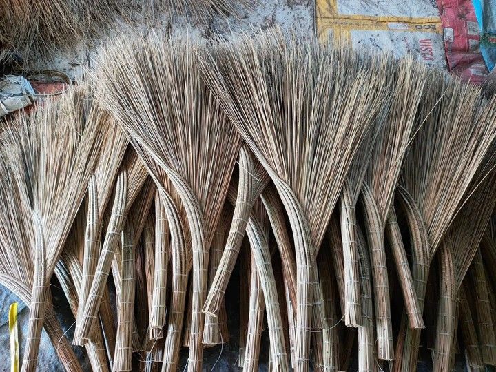 Coconut stick broom