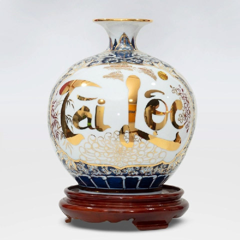 Fortune feng shui vase