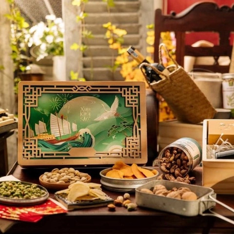 Tet gift box