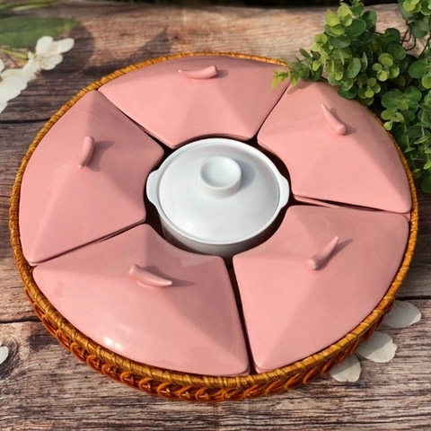 Porcelain candy box