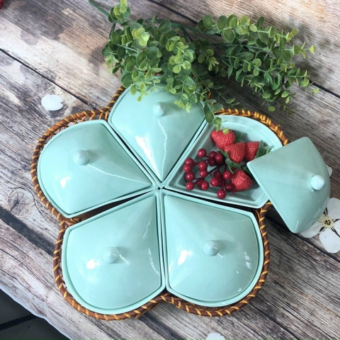 Porcelain candy box