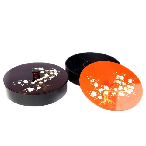 Lacquered candy box