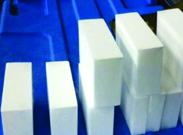 Custom dry ice blocks (150 x 150 x 280 mm)