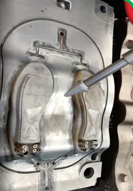 Industrial mold cleaning