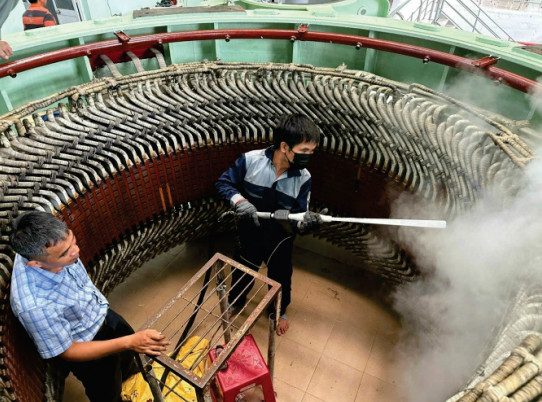 Thermal and hydro power plant equipment cleaning