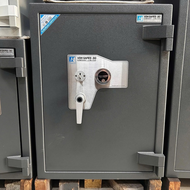 VDH S2-80C safe (320kg)