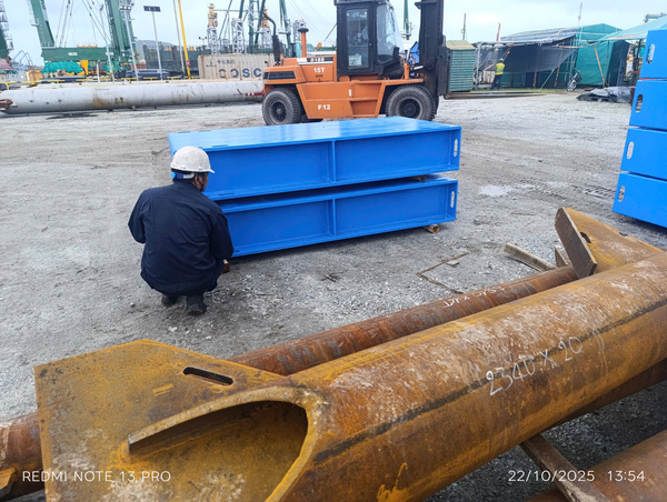 Steel structure fabrication for factories and industrial buildings