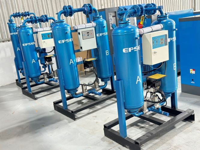 Regenerative desiccant air dryer