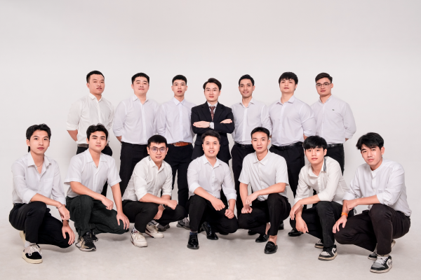 Mainn Media staffs