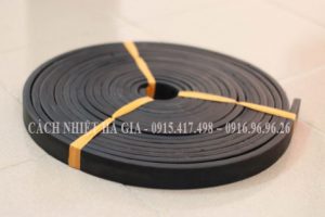 Foam rubber gasket seals
