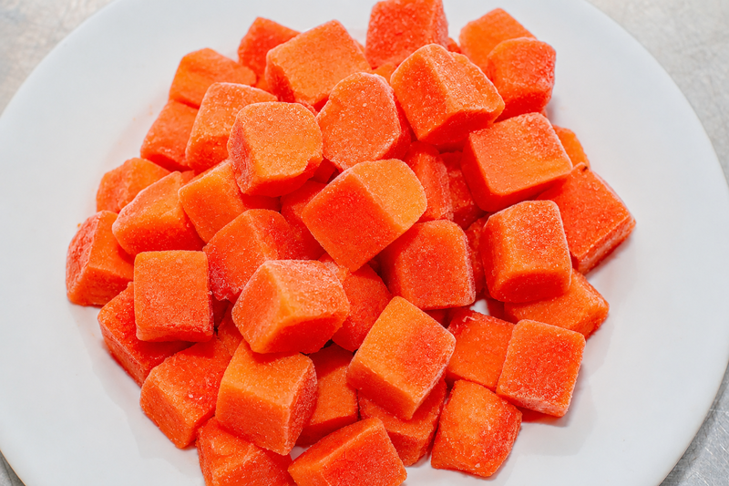 Frozen papaya cubes