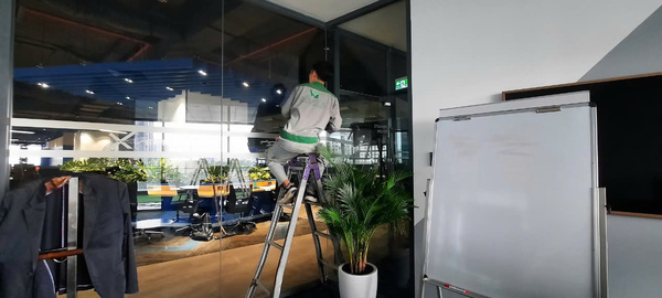 Glass cleaning service