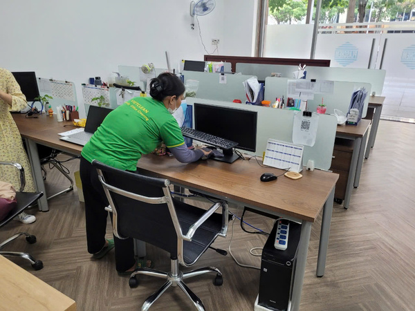 Office cleaning services