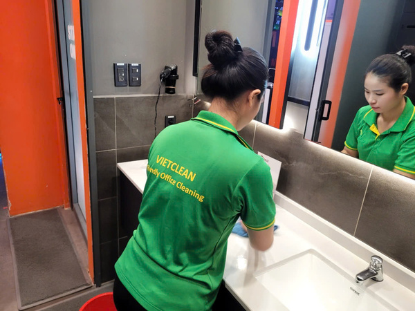 Office cleaning services