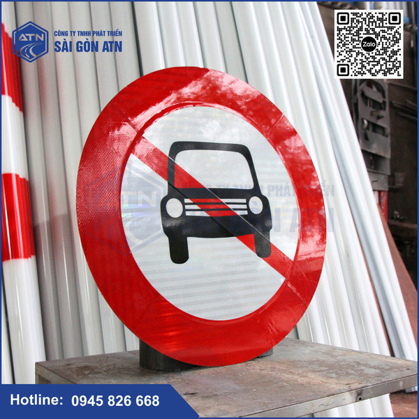 No motor vehicles sign