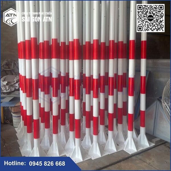 Traffic sign posts