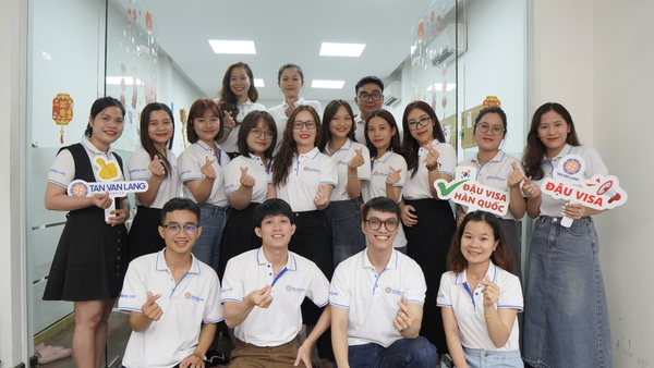 Tan Van Lang team