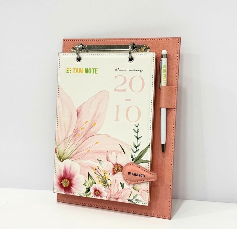 A5 leather notebook with 2-ring binding – STN02