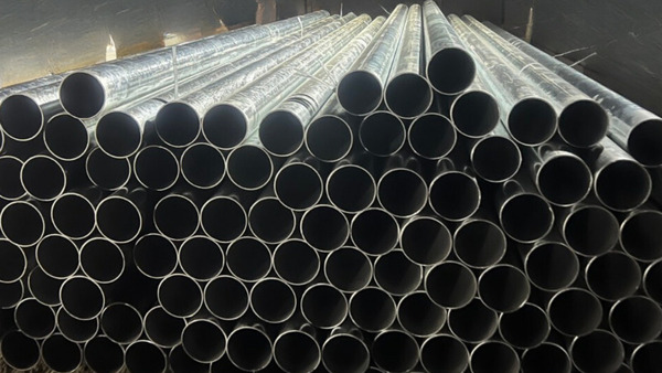 Galvanized steel pipe