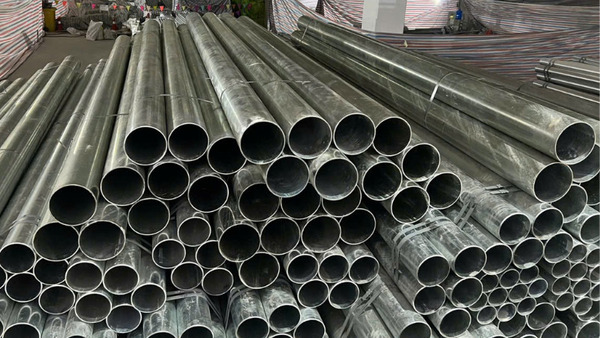 Galvanized steel pipe