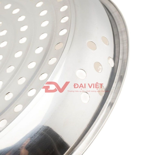 Shallow stainless steel colanders