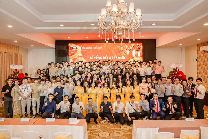 Group photo of IDEA employees