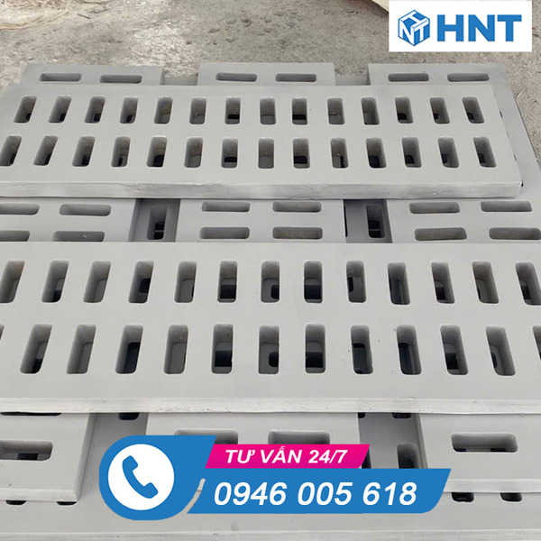 Double triangular composite gully gratings