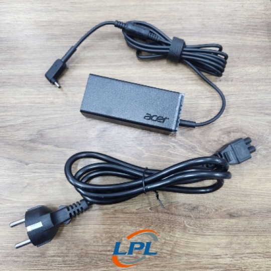 Laptop power adapters