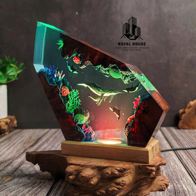 Resin lamp
