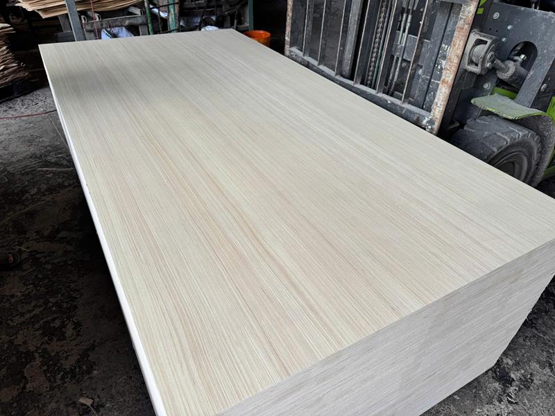Artificial veneered plywood