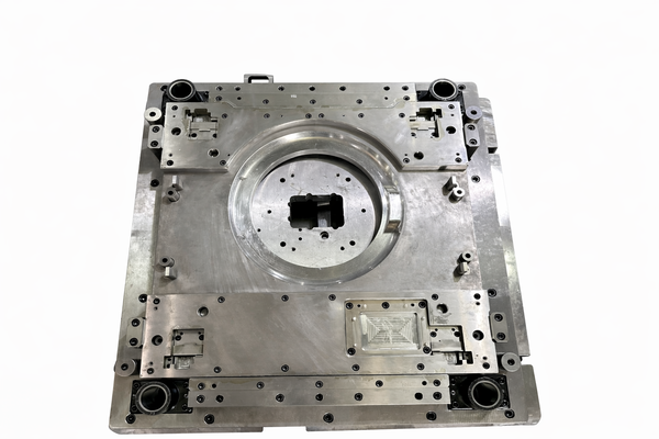 Stamping die