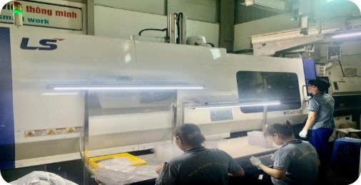 Plastic injection molding machine