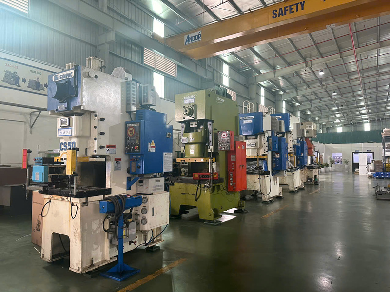 Plastic injection molding machine