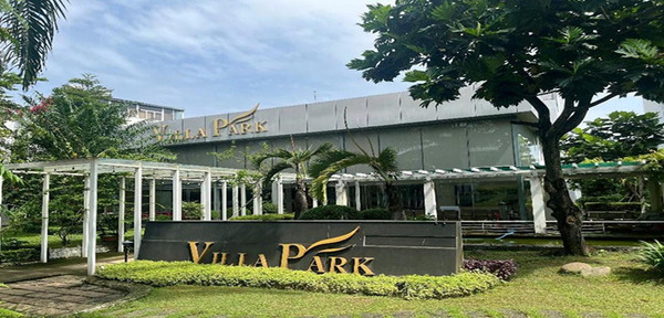 Villa Park villa compound