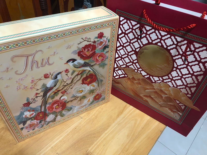 Gift rigid box