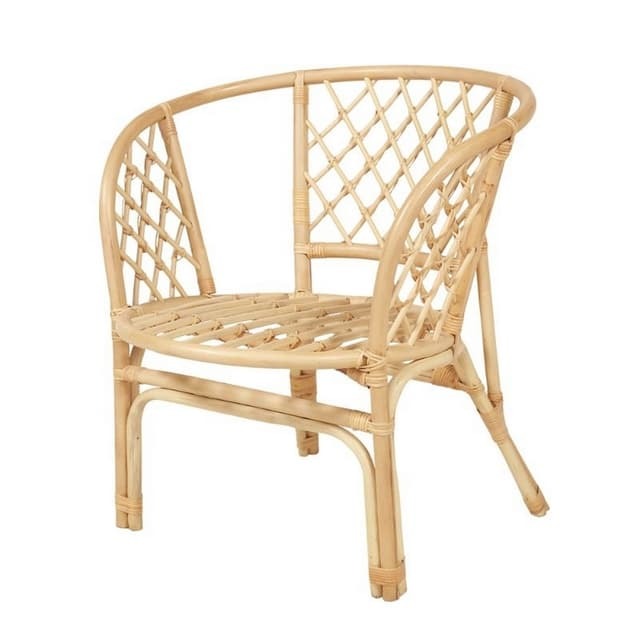 Classic rattan armchair with lattice backrest